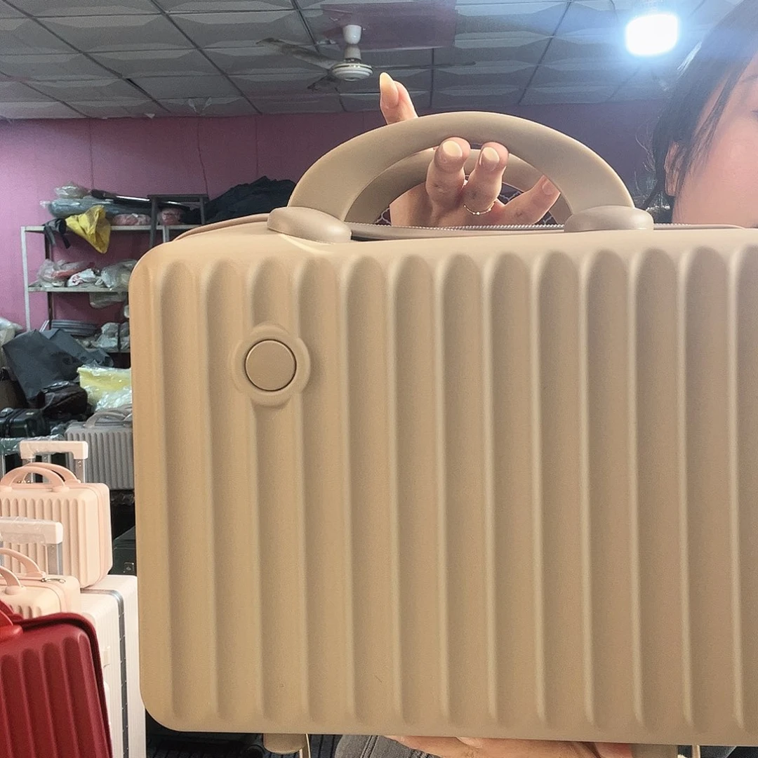 咖色圆标fgghhhjj