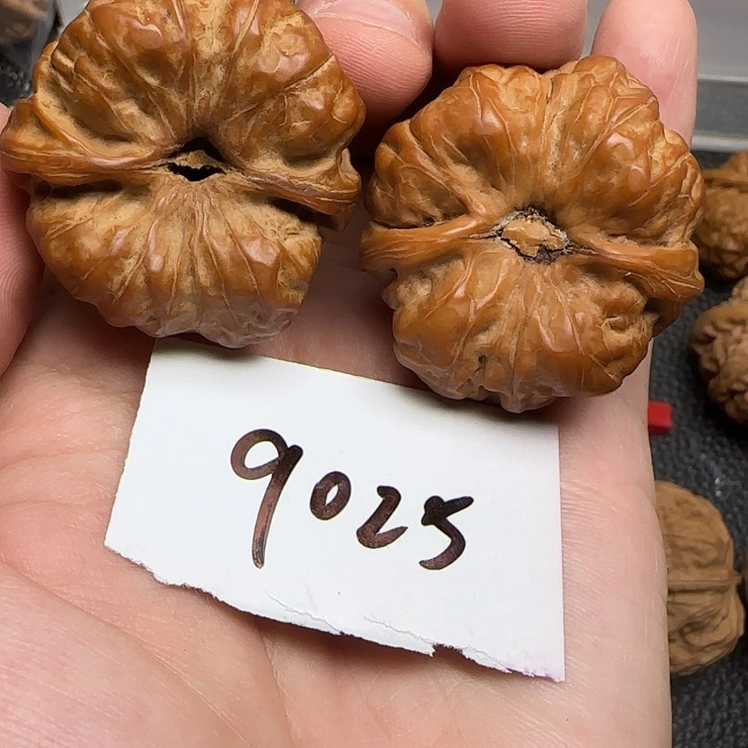 颜***兵吊坠文玩核桃9025蛤蟆头40尺