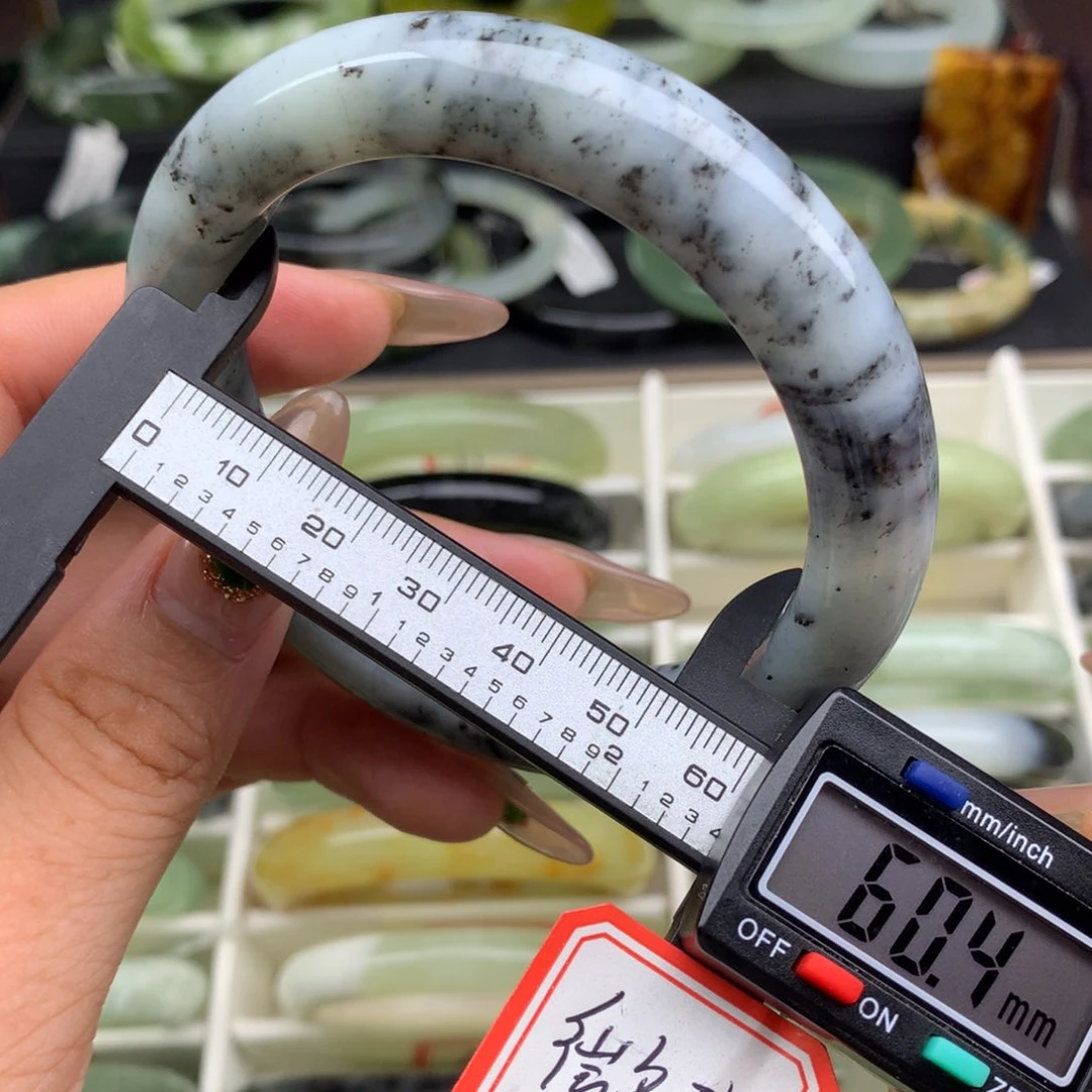 蛇纹石玉未镶嵌手镯23