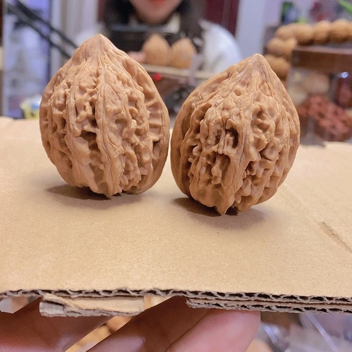 【闪购商品】文玩核桃把件不*人40大古石