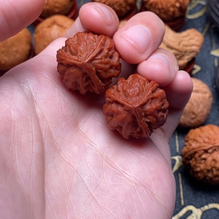 吊坠文玩核桃三棱