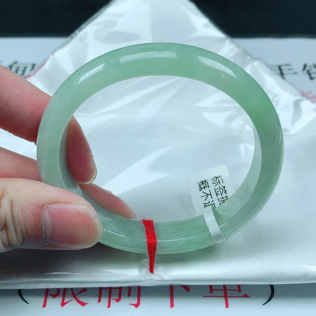 翡翠手镯未镶嵌圈56贵