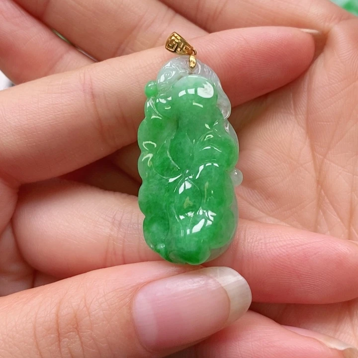 翡翠颈饰未镶嵌吊坠