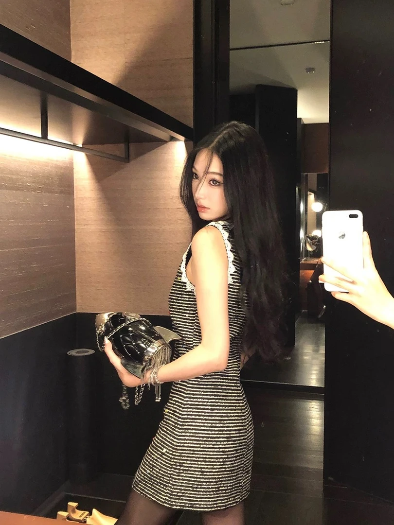 夏季新款名媛小香风花朵钻胸针收腰粗花呢背心气质连衣裙