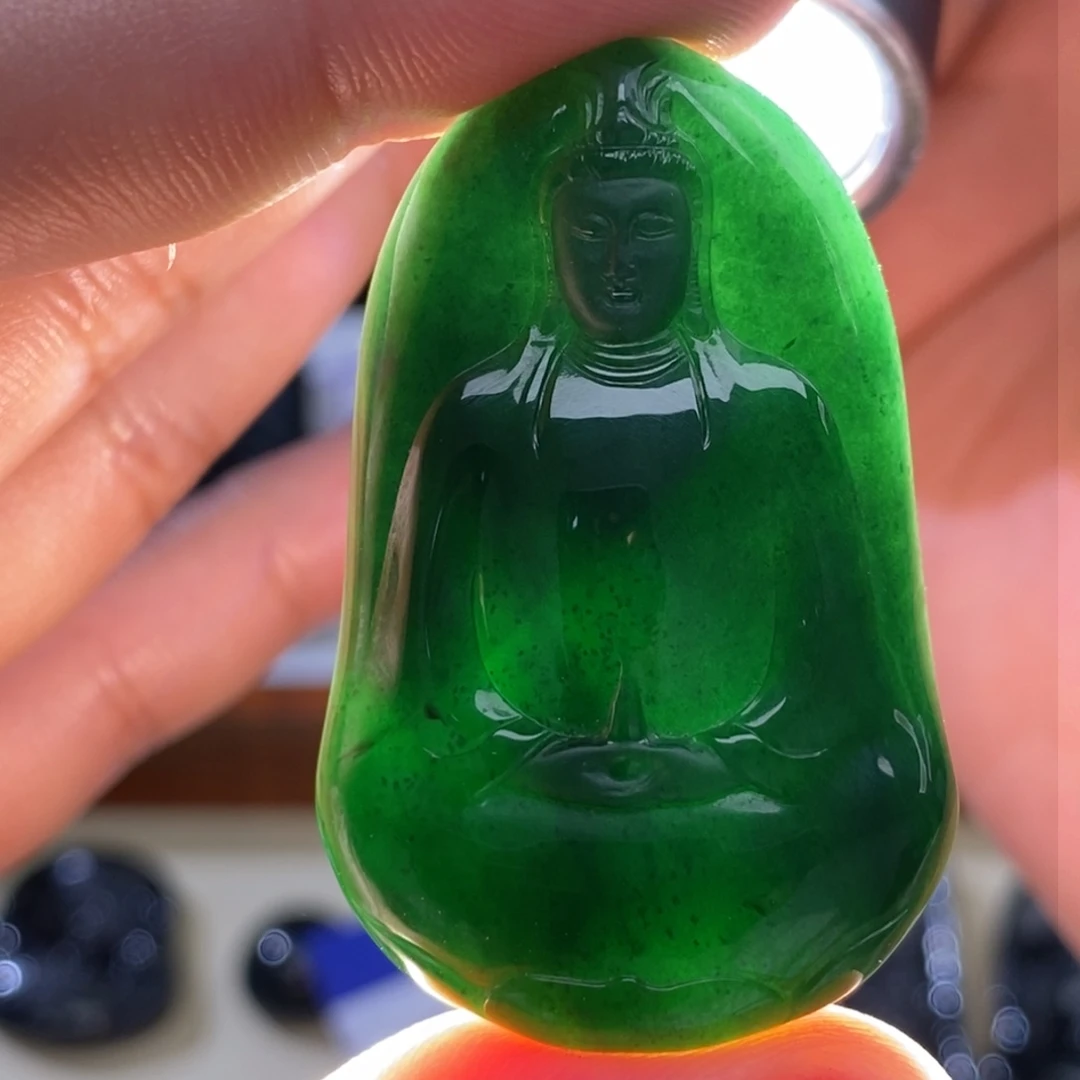 翡翠颈饰未镶嵌翡翠观音