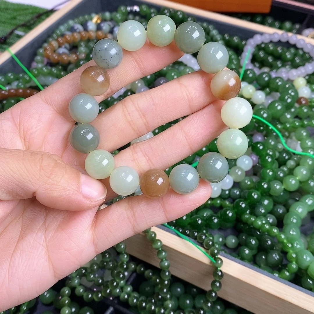 和田玉（碧玉）颈饰未镶嵌