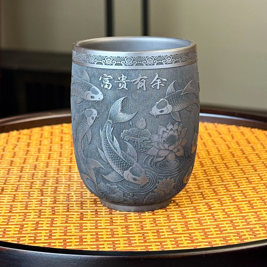 宜兴全手工紫砂 刻绘紫砂杯原矿石黄泥料富贵有余主人杯品茗杯