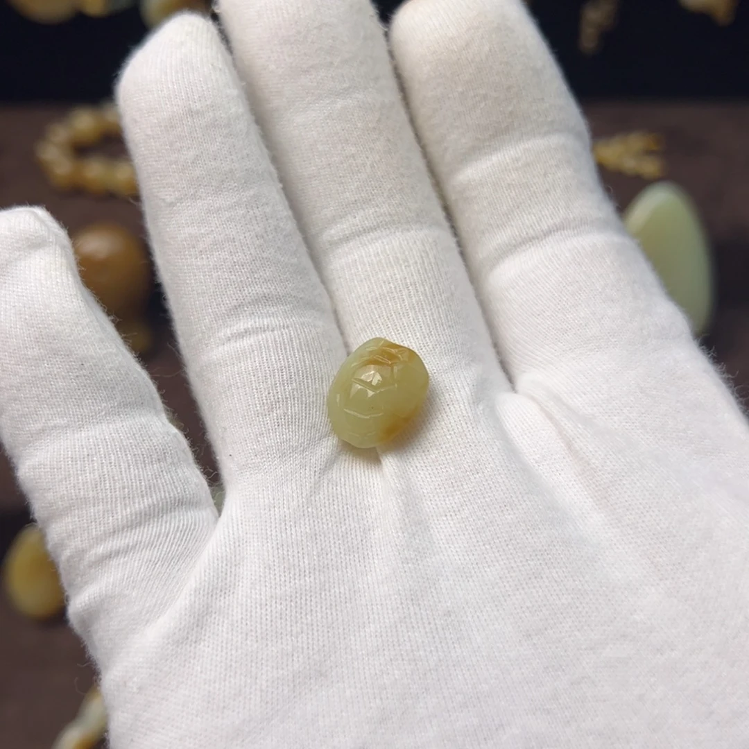 和田玉（糖玉）未镶嵌颈饰