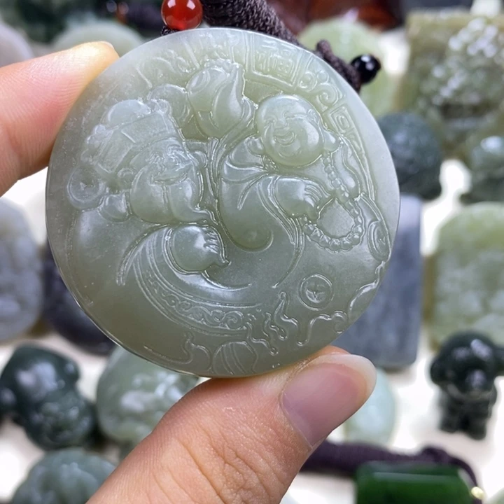 颈饰未镶嵌和田玉（糖玉）