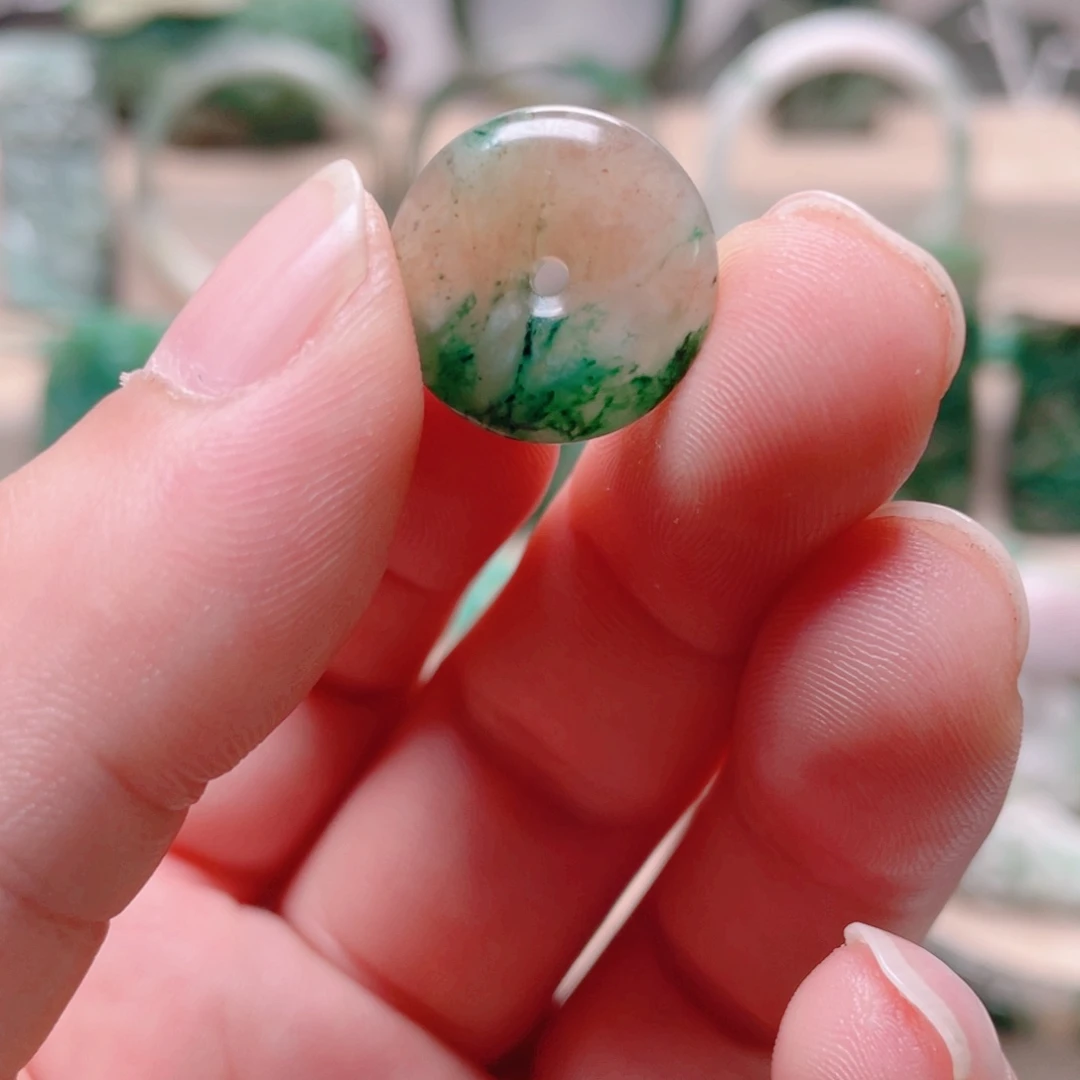 独山玉未镶嵌颈饰