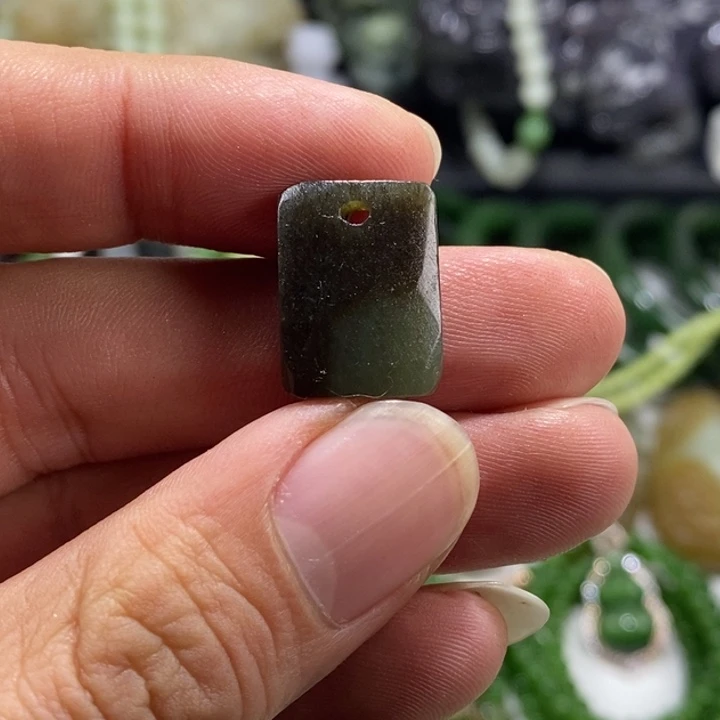 和田玉未镶嵌车挂