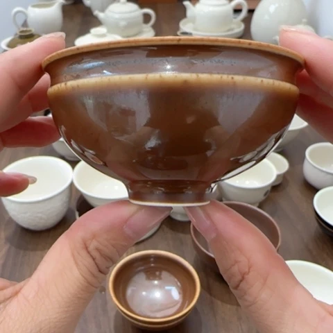 微瑕酱釉束口杯。。
