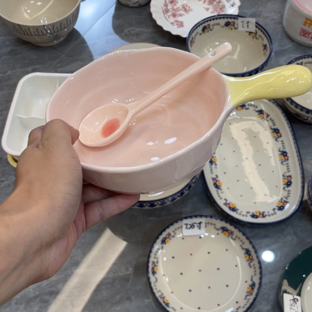 陶瓷微瑕餐具介意勿拍，满18飞！