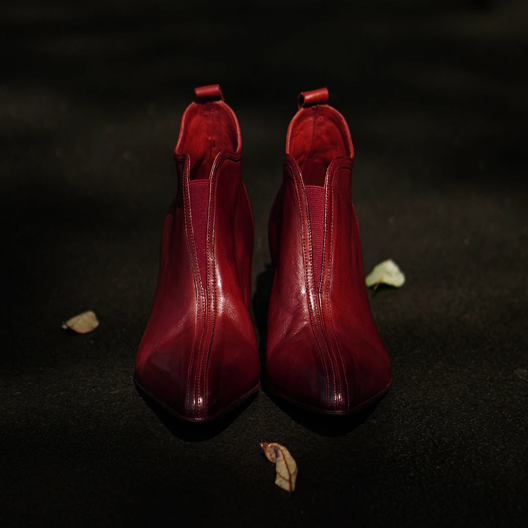 水洗马皮时尚法式英伦风显瘦尖头V口真皮及踝靴春秋高跟短靴