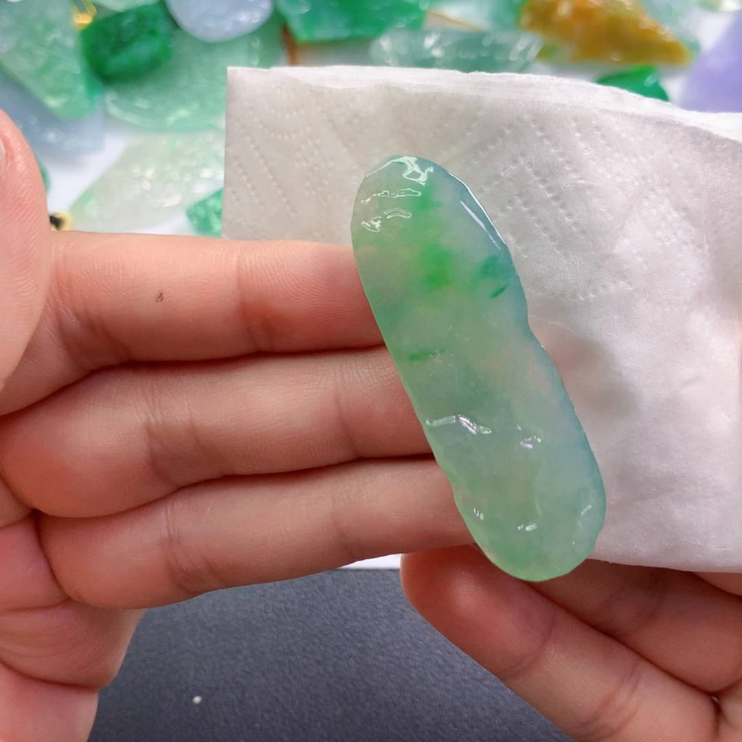 【闪购商品】翡翠吊坠(不含链)未镶嵌