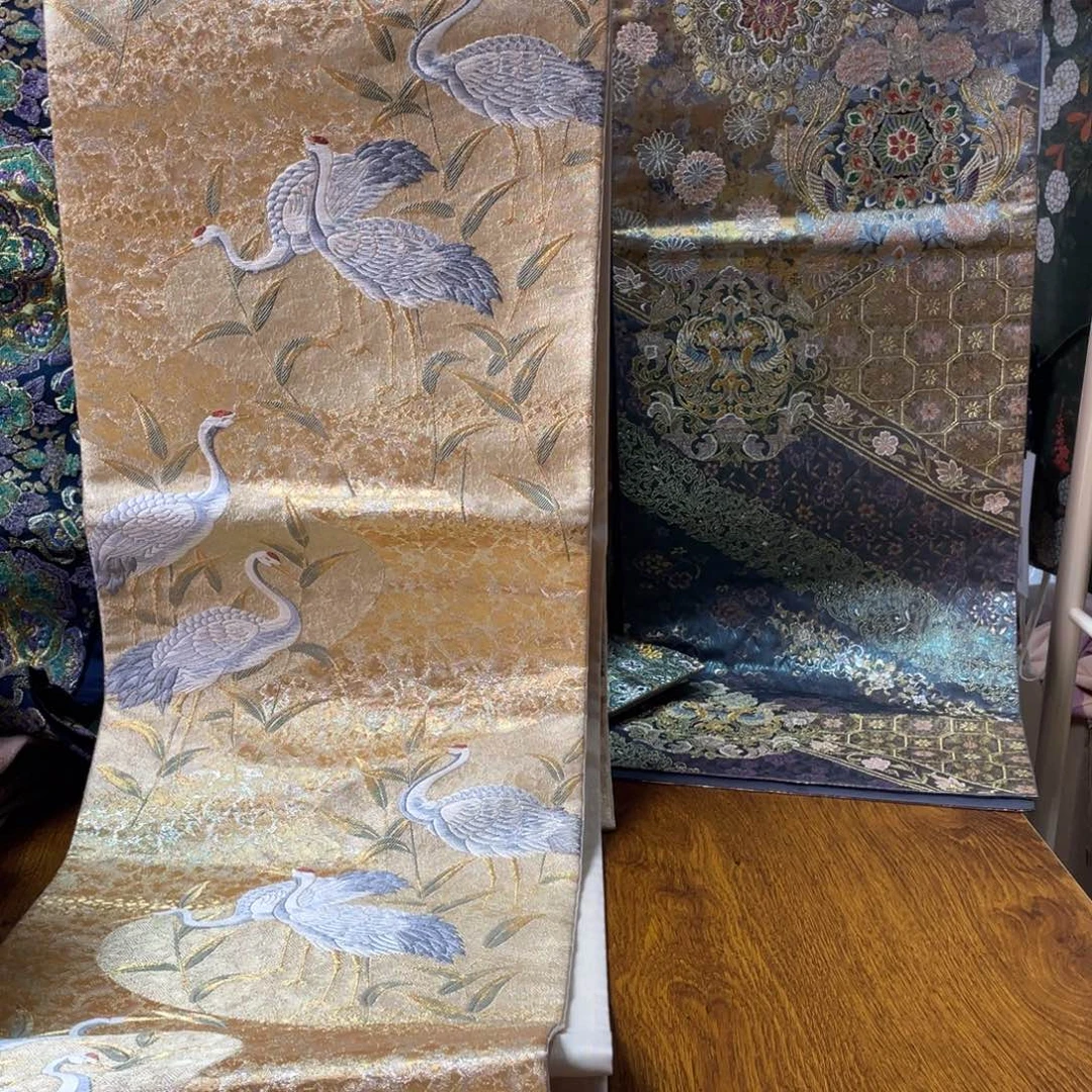 织绣织金底仙鹤纹