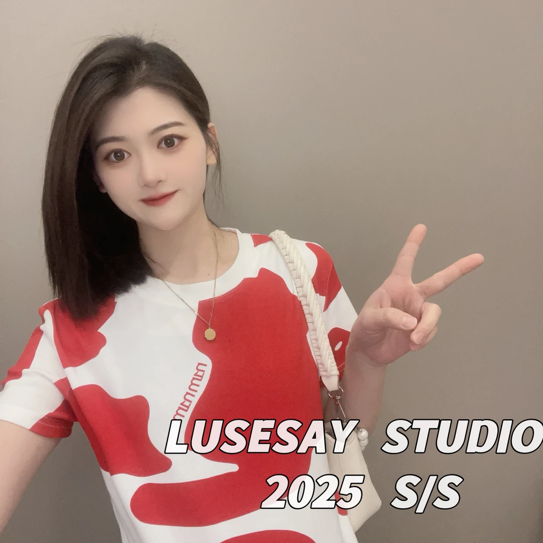 LUSESAY 潮流满印设计感 2025新款 短袖t恤女百搭休闲圆领上衣