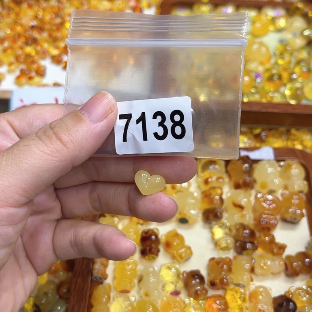 琥珀未镶嵌珠宝奇石