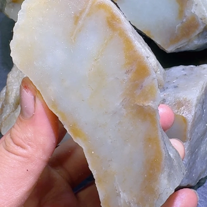 和田玉未镶嵌珠宝半成品