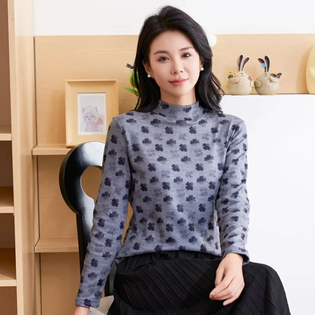 高级感气质半高领四叶草德绒小衫时尚修身显瘦淑女长袖打底