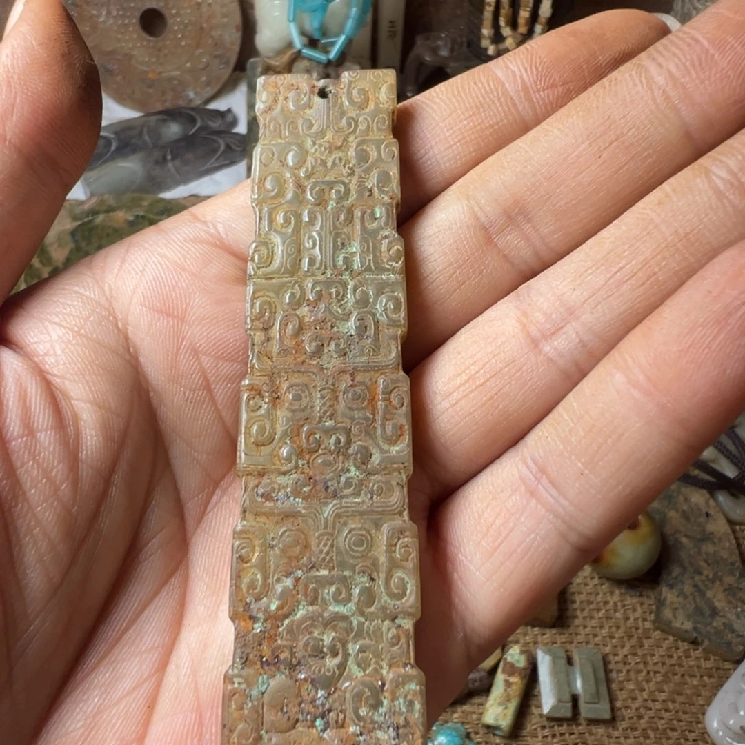 待***。和田玉（糖玉）未镶嵌颈饰