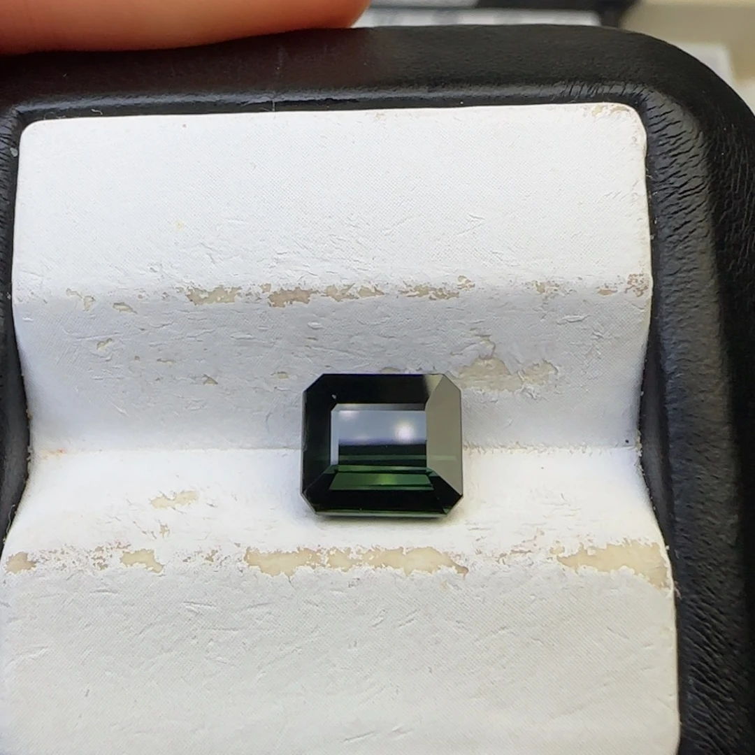 碧玺未镶嵌珠宝半成品天然2.6克拉