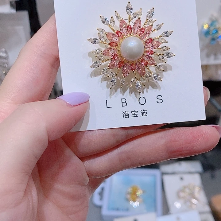 锆石铜合金磁吸 雪花胸针