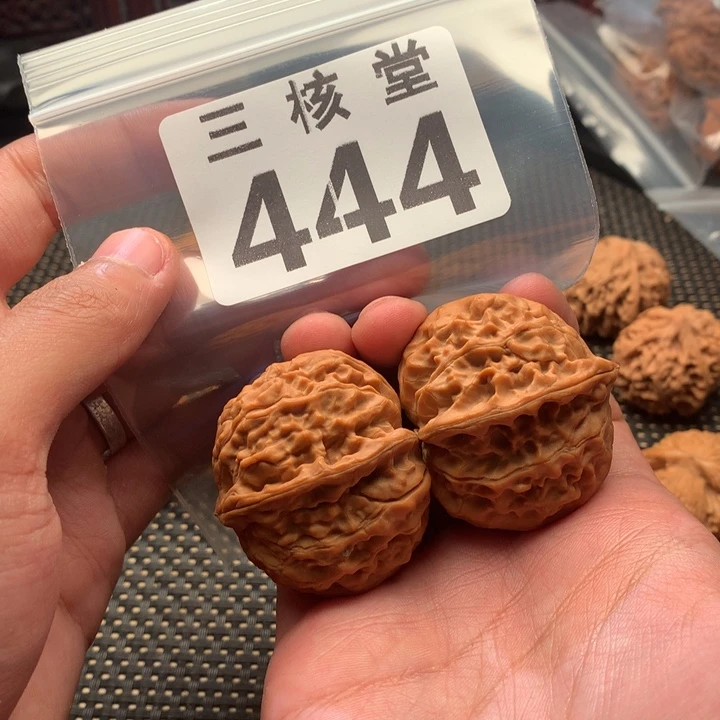 把件文玩核桃黄松峪