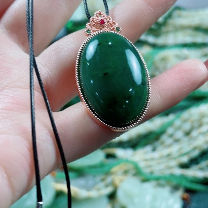 颈饰未镶嵌和田玉