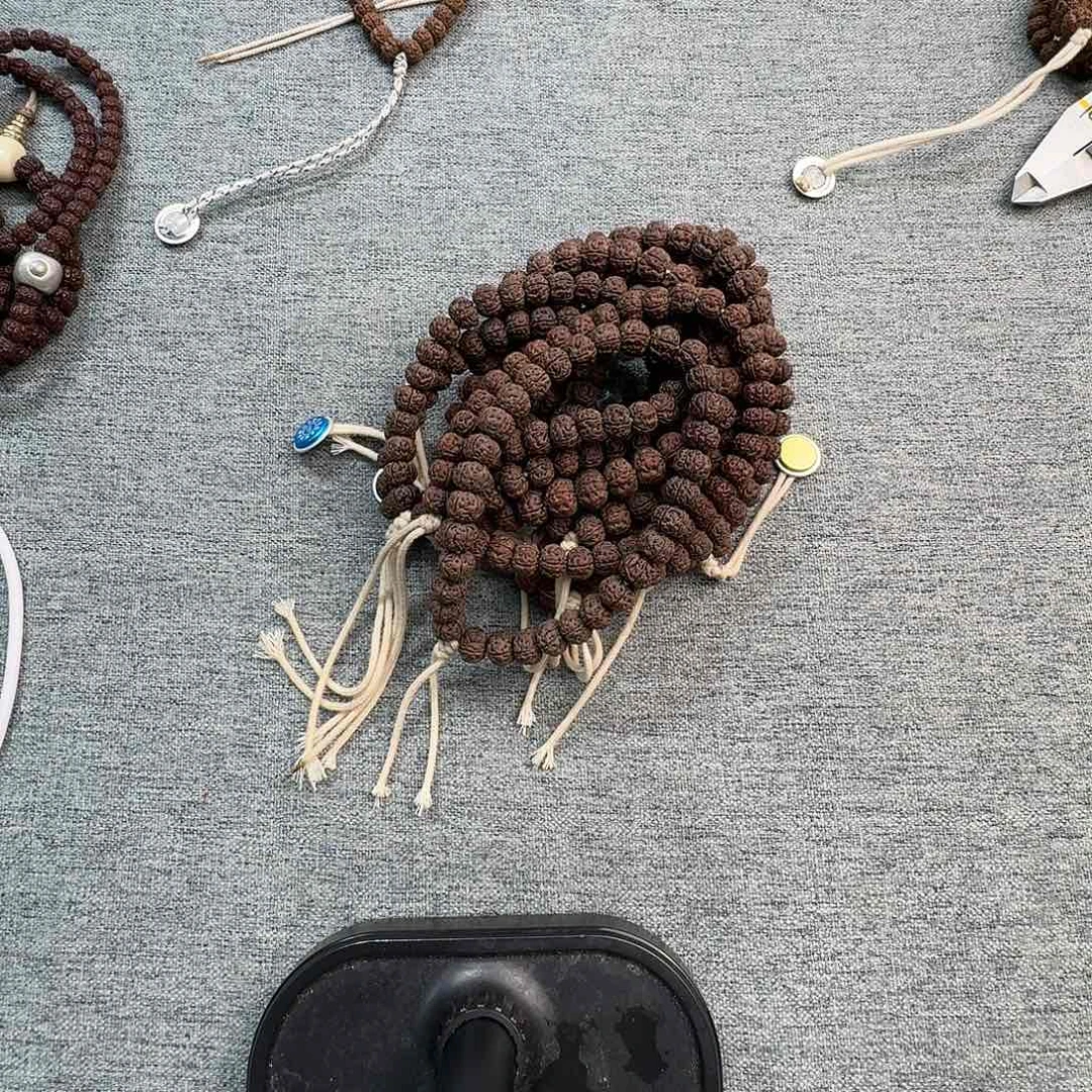 金刚菩提吊坠老树王手持