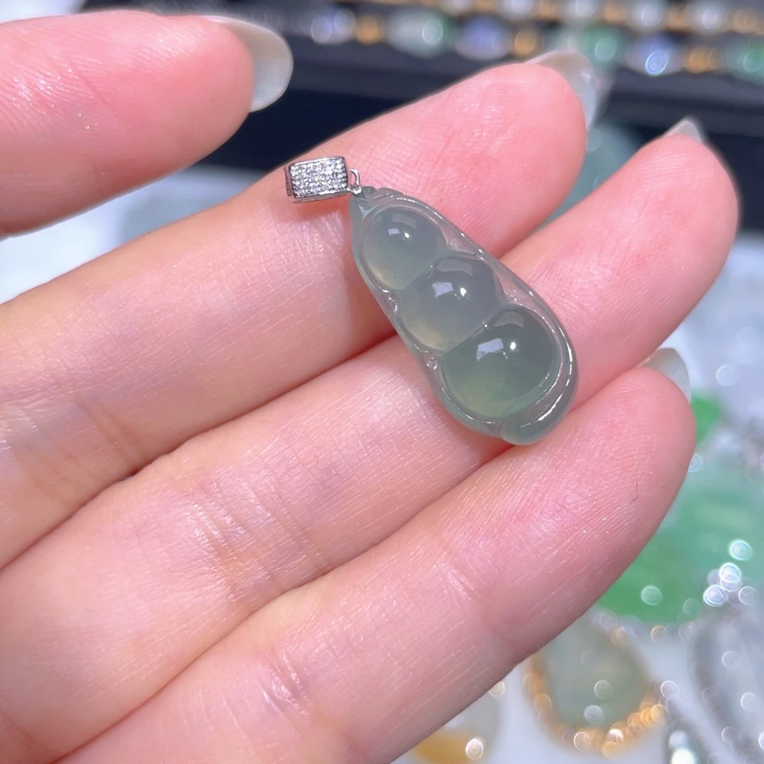 颈饰18K金镶嵌翡翠翡翠