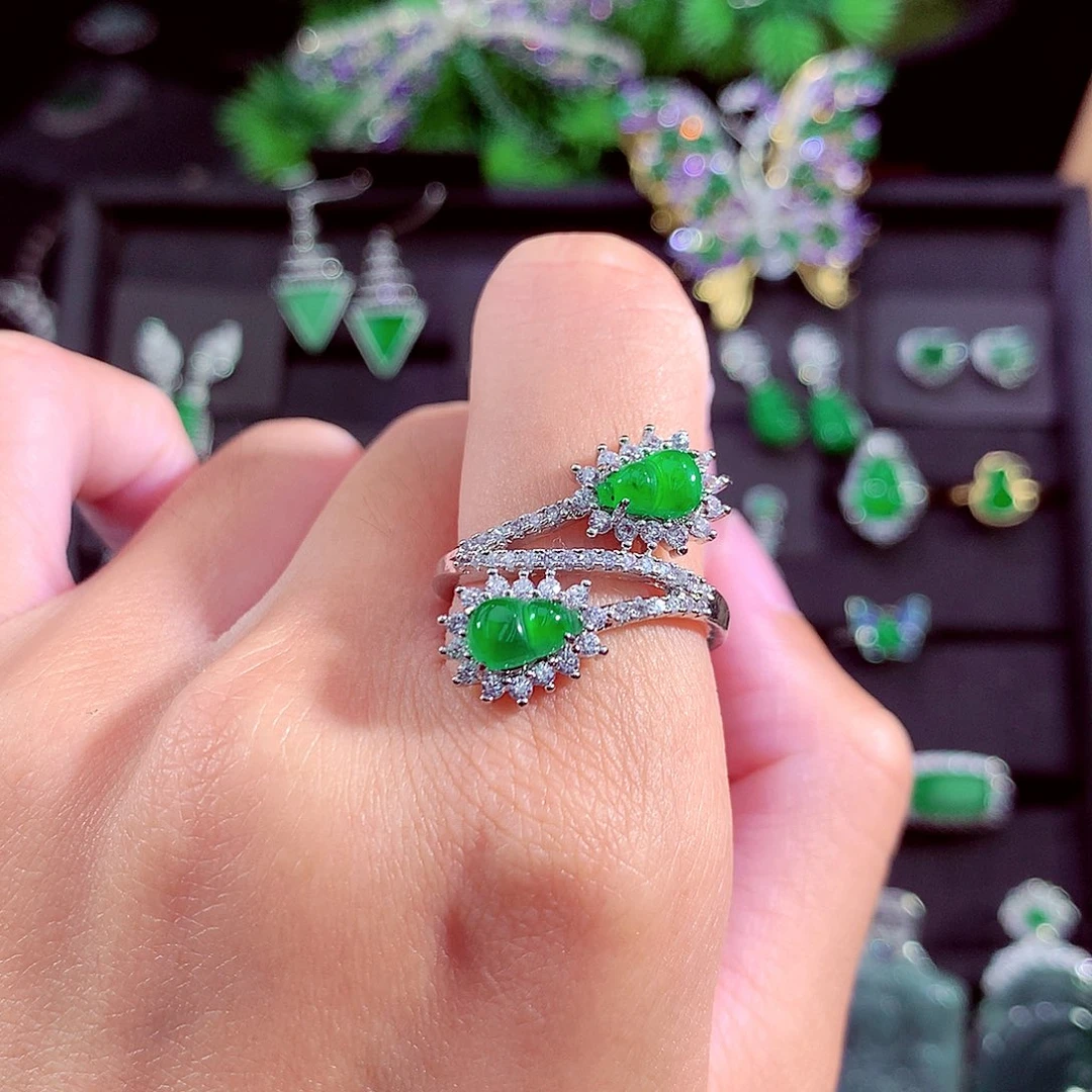 颈饰未镶嵌翡翠天然