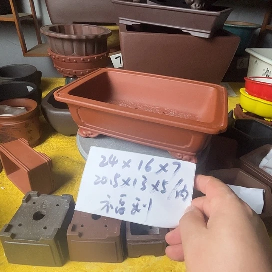 宜兴紫砂花盆一个