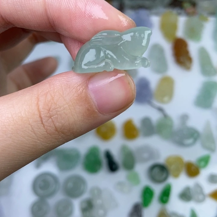 定制翡翠未镶嵌兔