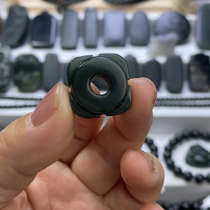 和田玉未镶嵌珠宝奇石