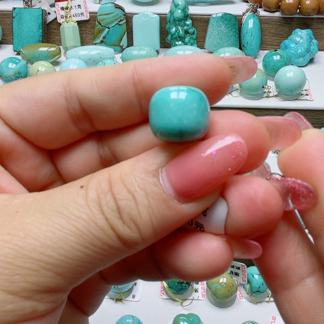 绿松石未镶嵌摆件