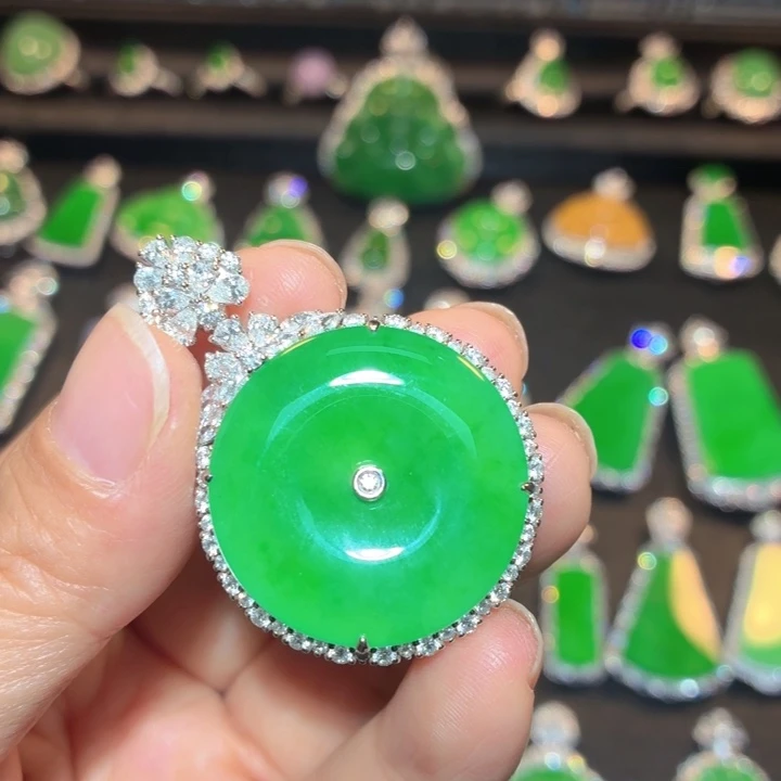 翡翠18K金镶嵌吊坠(不含链)翡翠