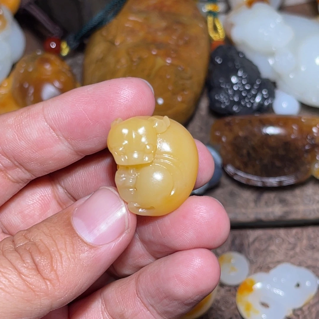 和田玉未镶嵌车挂