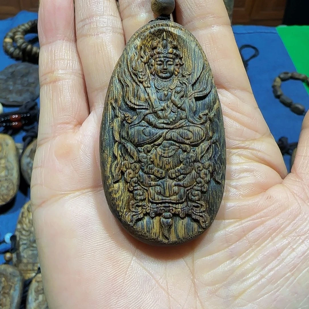 *****沉香碎屑沉香海南白奇乌身老料文殊菩萨15.4带绳