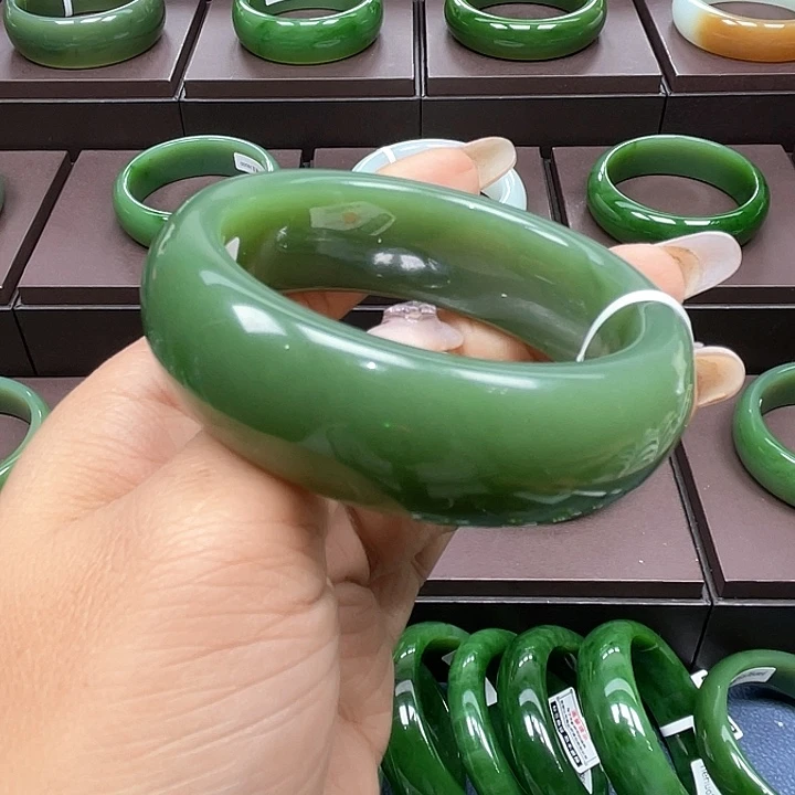 和田玉（碧玉）未镶嵌手镯