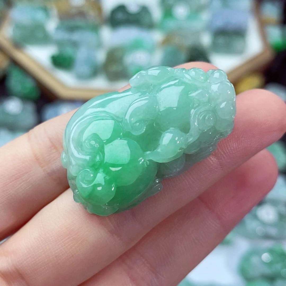 翡翠颈饰未镶嵌陳*天然