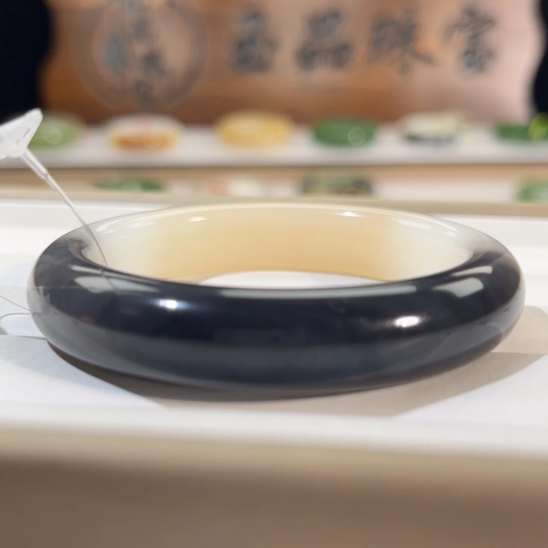 和田玉未镶嵌手镯  「紫粉白三色」