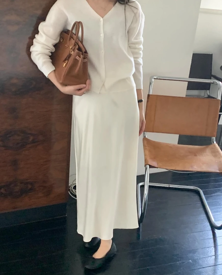 开叉女士白色纯色韩国东大门2025新款女装  704i 春款半身长裙