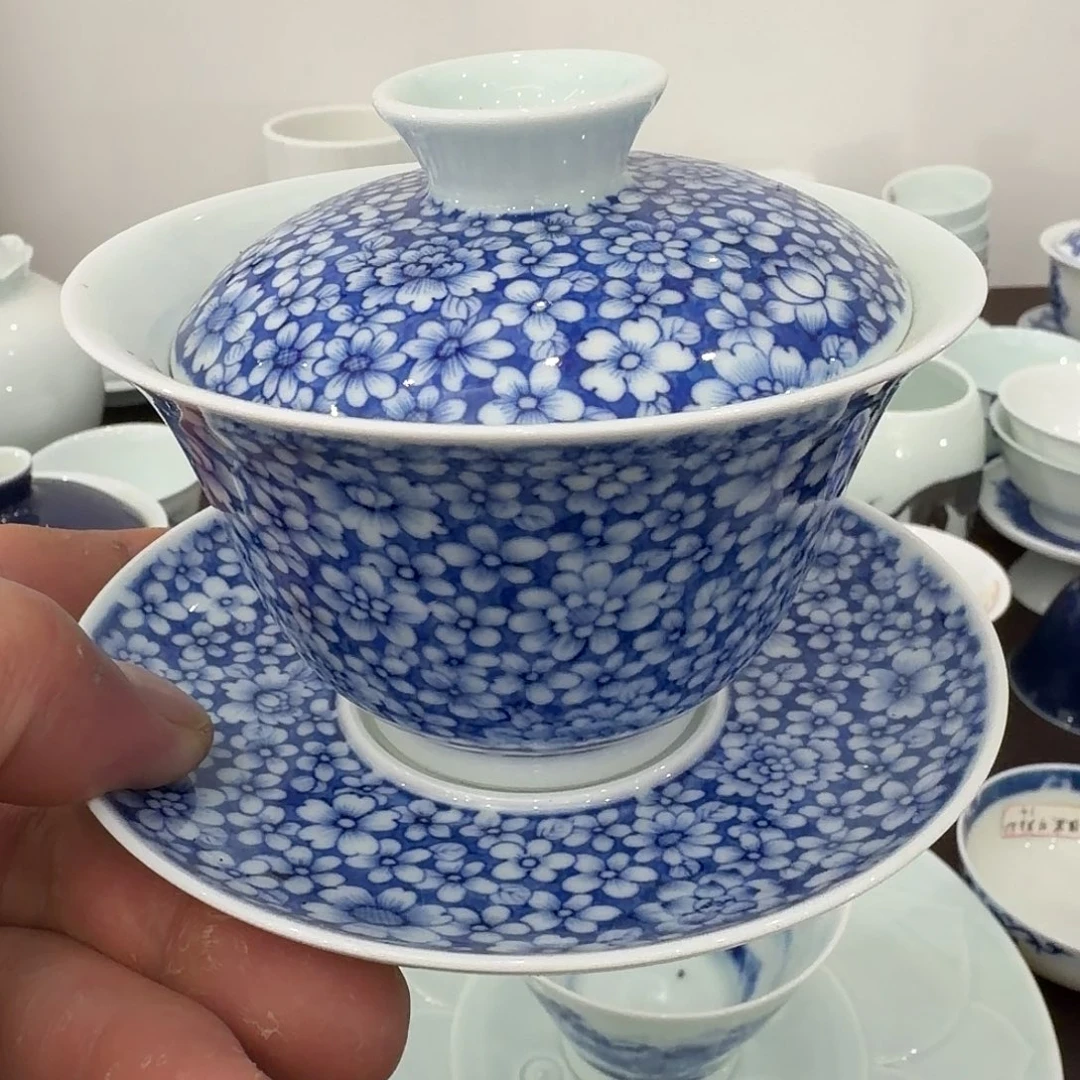 黄娟窑青花万花盖碗