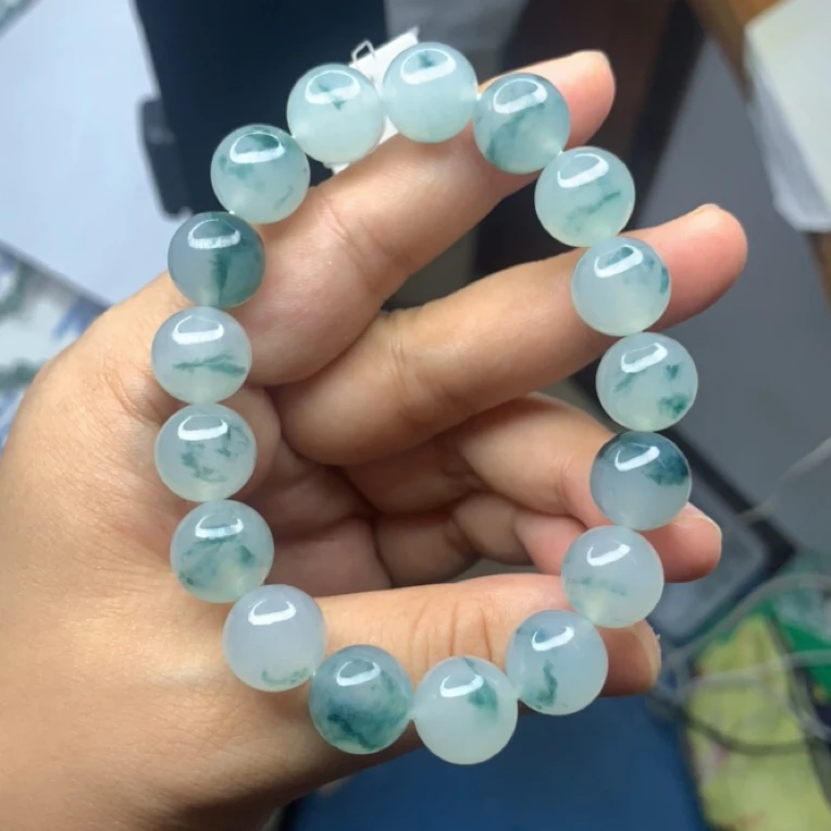 糯冰胶白底飘蓝花男女同款翡翠手串卡12.4左右