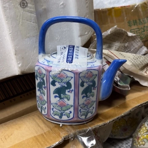 瓶瑕疵瓷片不退不换。。。。。。。。。。。