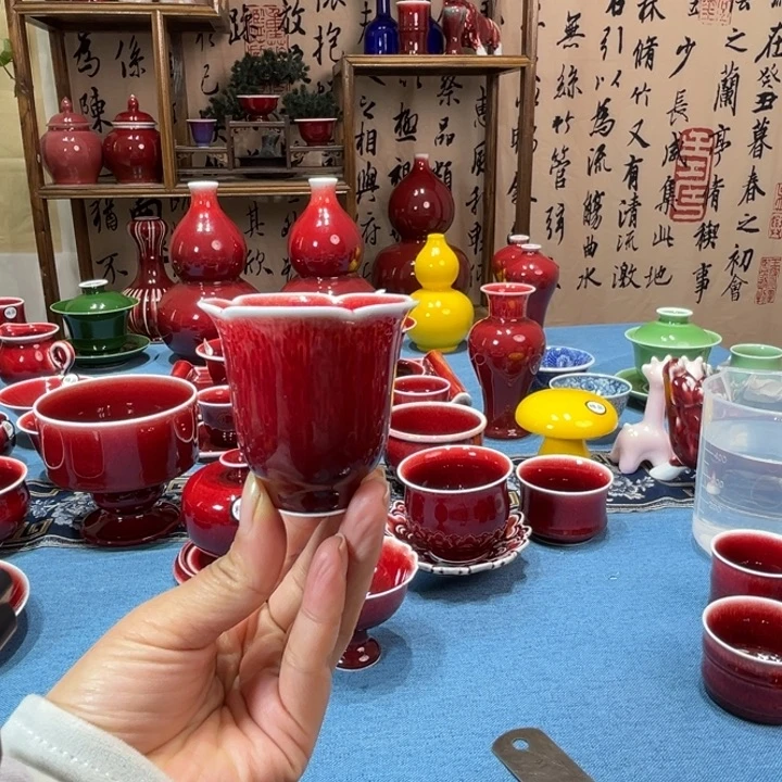 景德镇陶瓷花口闻香背