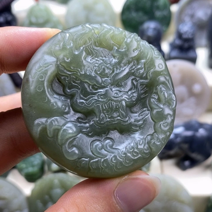 颈饰未镶嵌和田玉