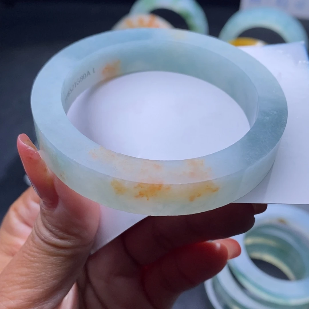 定制翡翠未镶嵌翡翠手镯