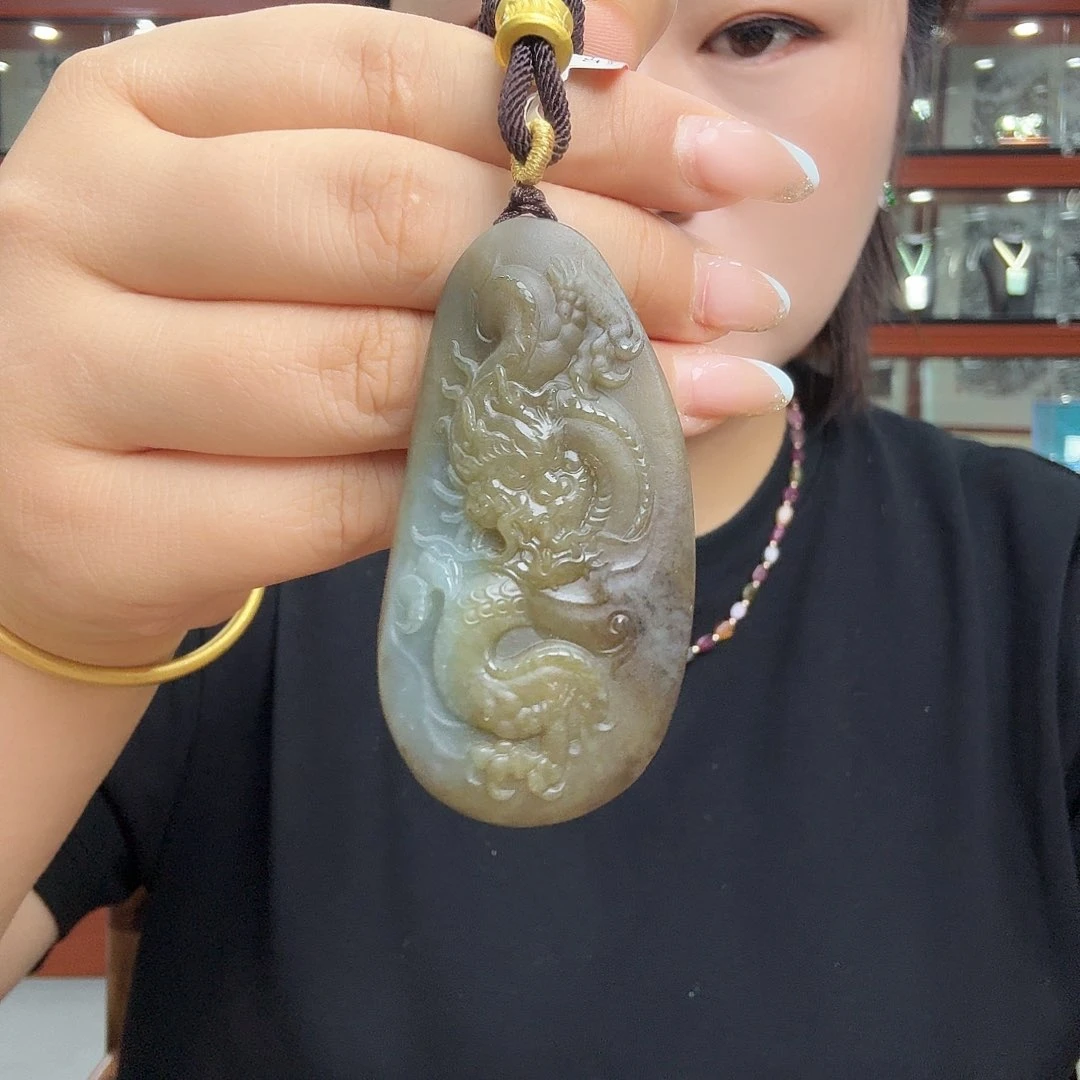 和田玉未镶嵌吊坠(赠链)